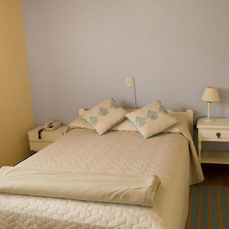 Hosteria Belvedere Pinamar Habitación foto